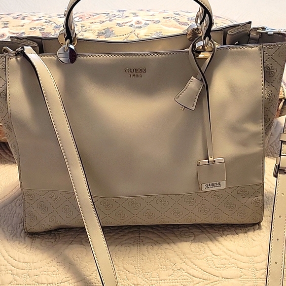 Bag - Picture 1 of 3